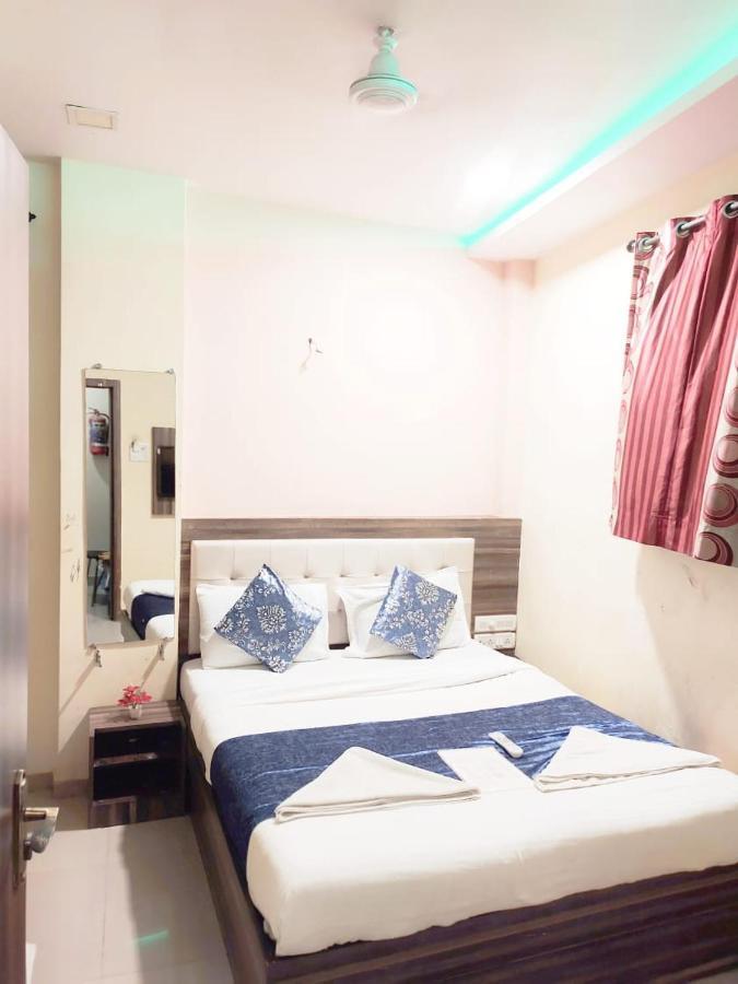 Hotel Golden Galaxy - Santacruz East Mumbai Dış mekan fotoğraf